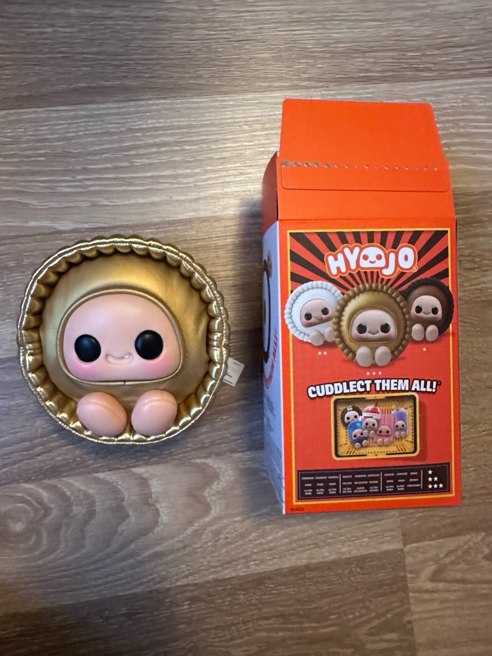 Hyojo Reese’s RARE Gold Plush Figure - Picture 3 of 6